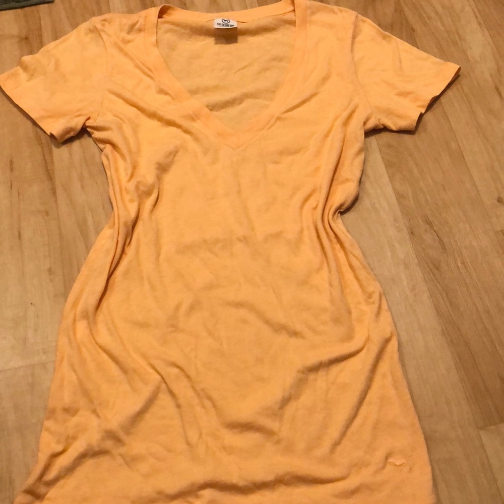 VS PINK tee